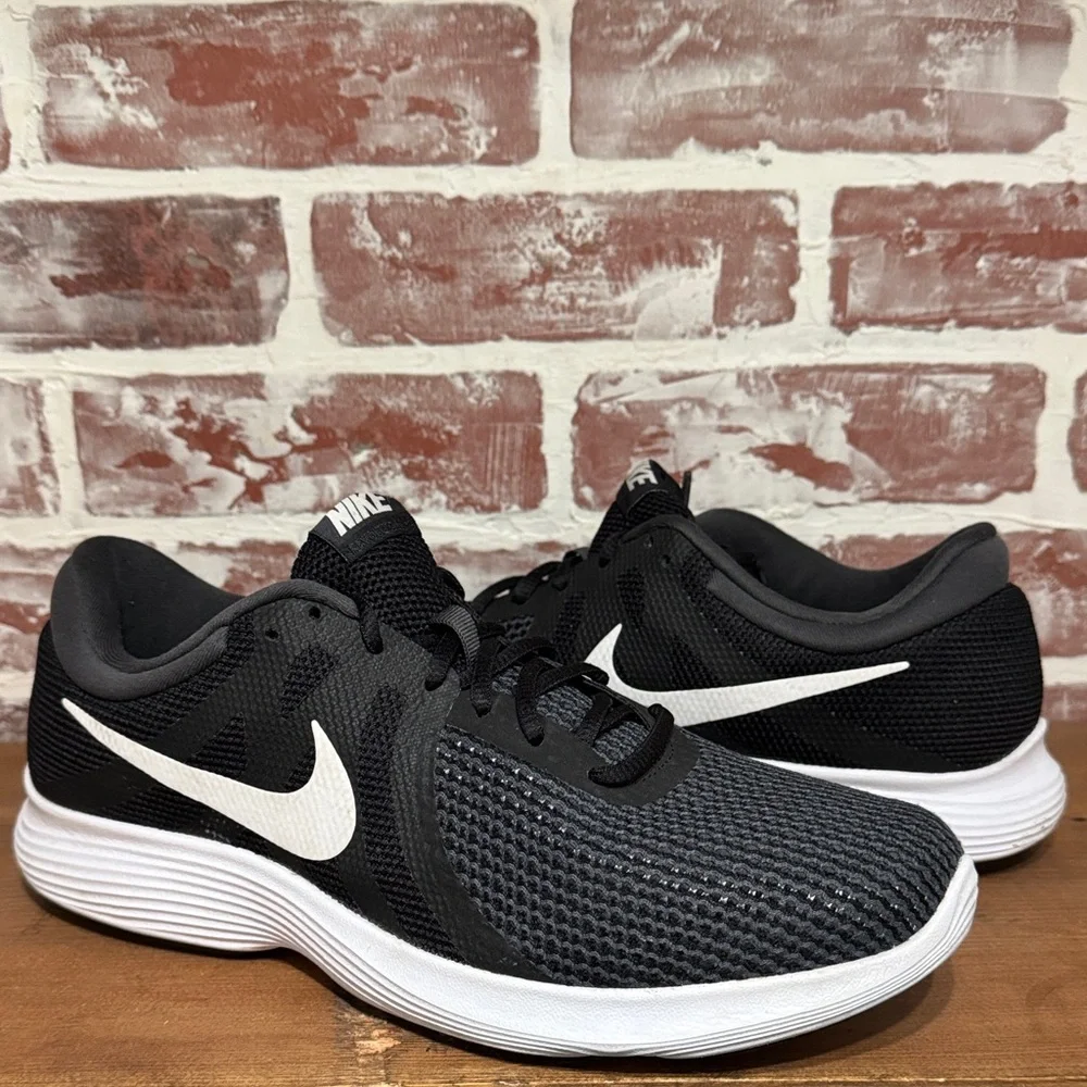 Nike Revolution 4‎ Black Men’s Sz 12 908988-001